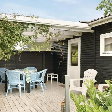 Two-bedroom Holiday In *